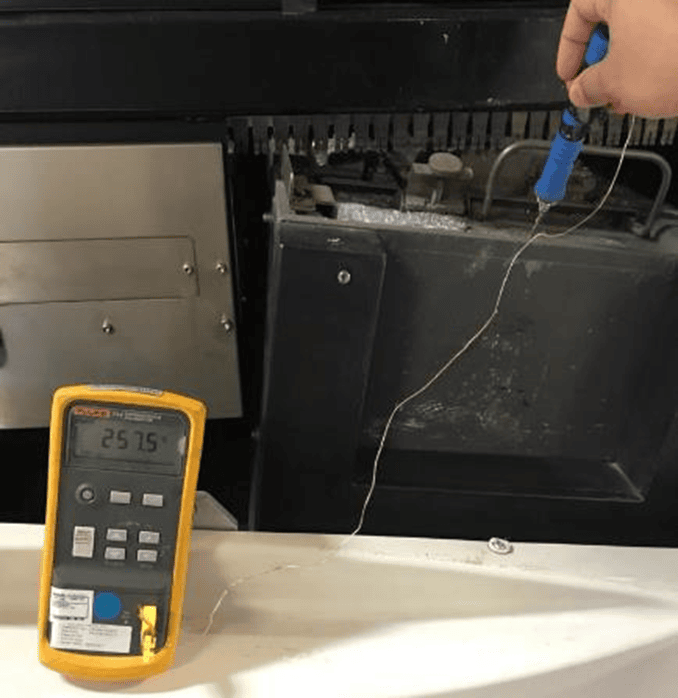 Uma imagem contendo no interior, armário, mesa, balcão O conteúdo gerado por IA pode estar incorreto.