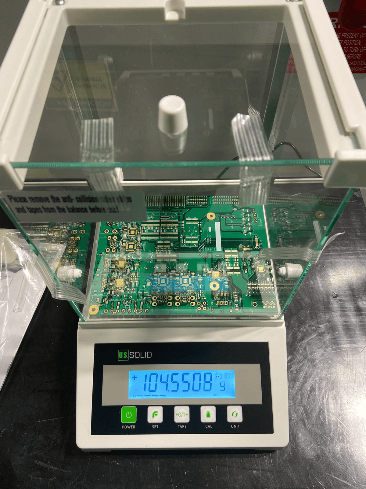 Tela de computador com jogo O conteúdo gerado por IA pode estar incorreto.