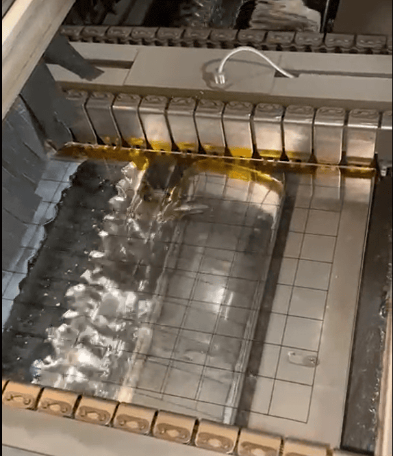 Uma imagem contendo no interior, mesa, edifício, comida O conteúdo gerado por IA pode estar incorreto.